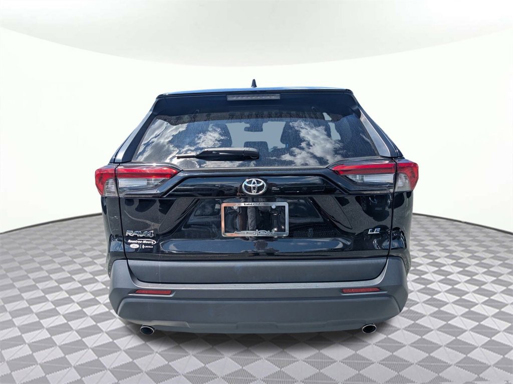 Used 2024 Toyota RAV4 LE image 4