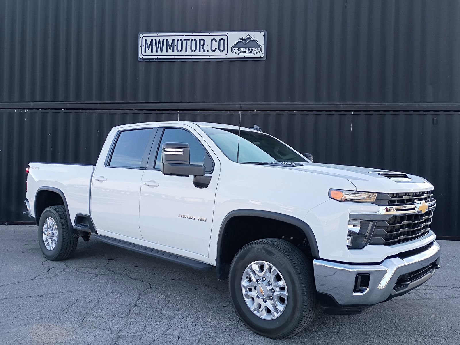 Used 2024 Chevrolet Silverado 3500 LT w/ Convenience Package image 1