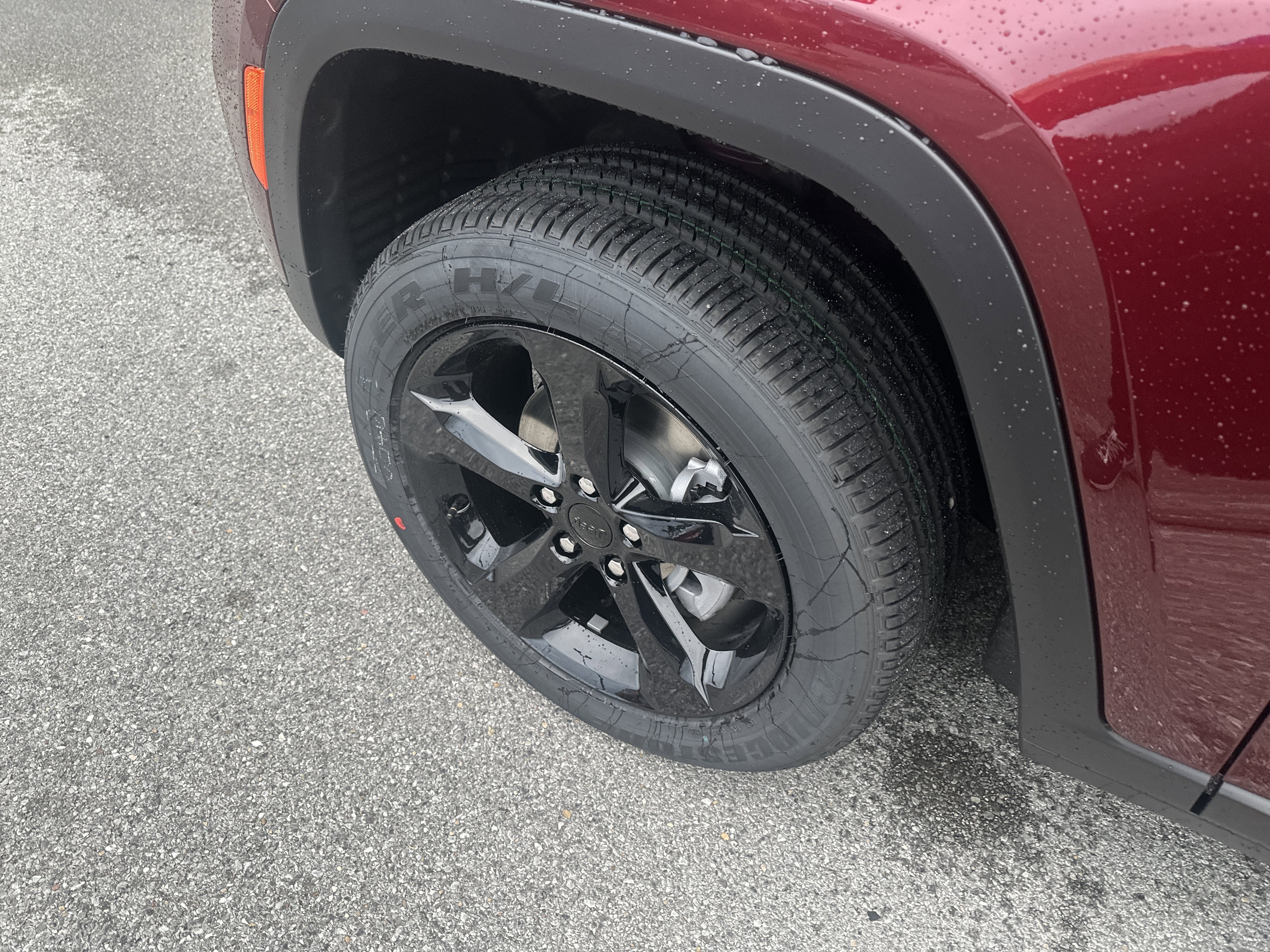 New 2025 Jeep Grand Cherokee Altitude AWD/4WD image 11