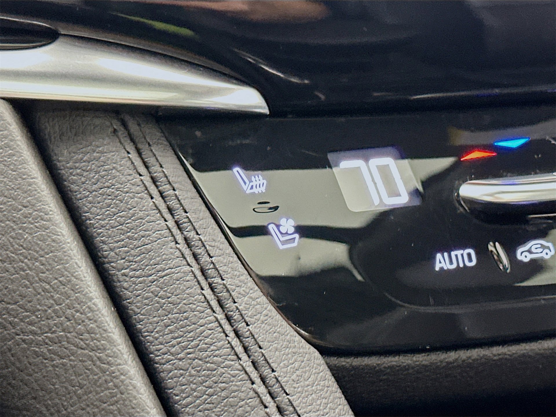 Used 2023 Cadillac XT6 Sport w/ Technology Package image 22