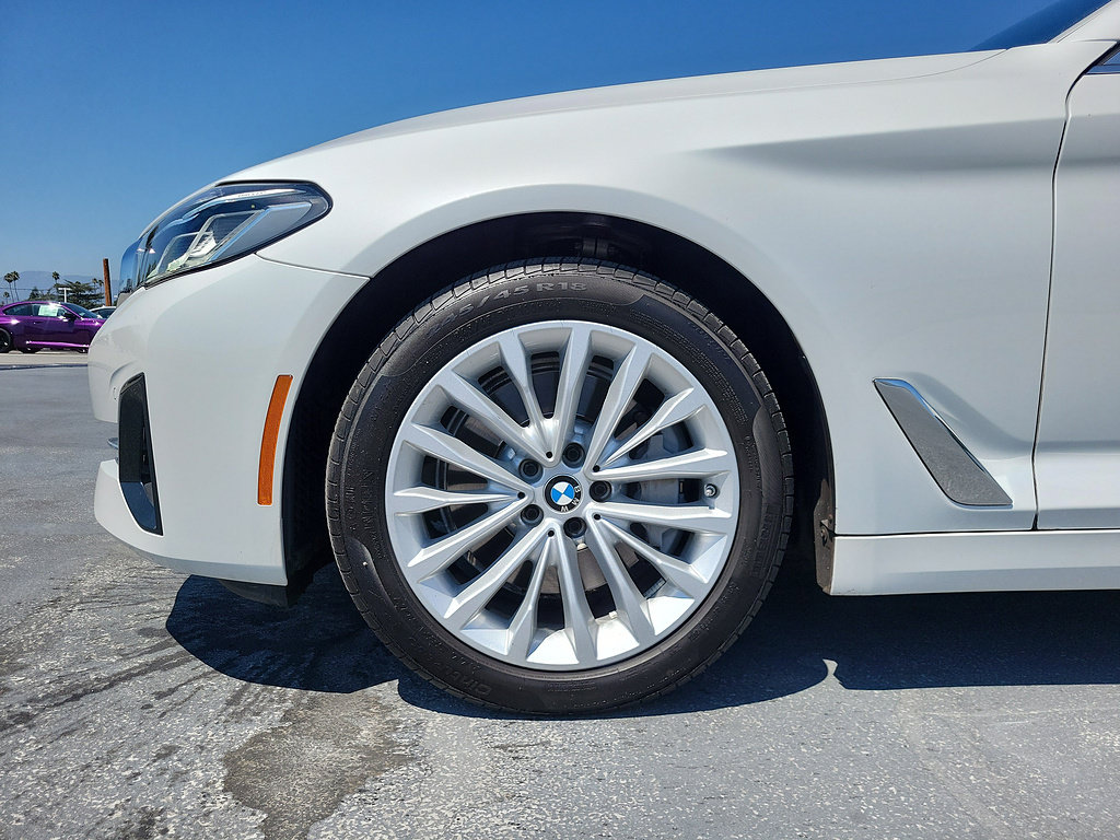 Used 2023 BMW 530i w/ Premium Package RWD image 5