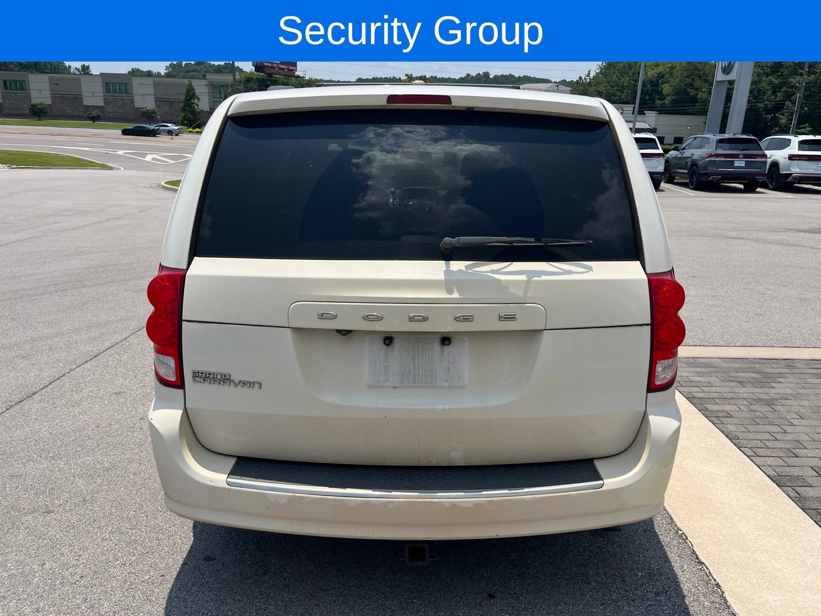 Used 2012 Dodge Grand Caravan SXT w/ Entertainment Group 1 FWD image 4
