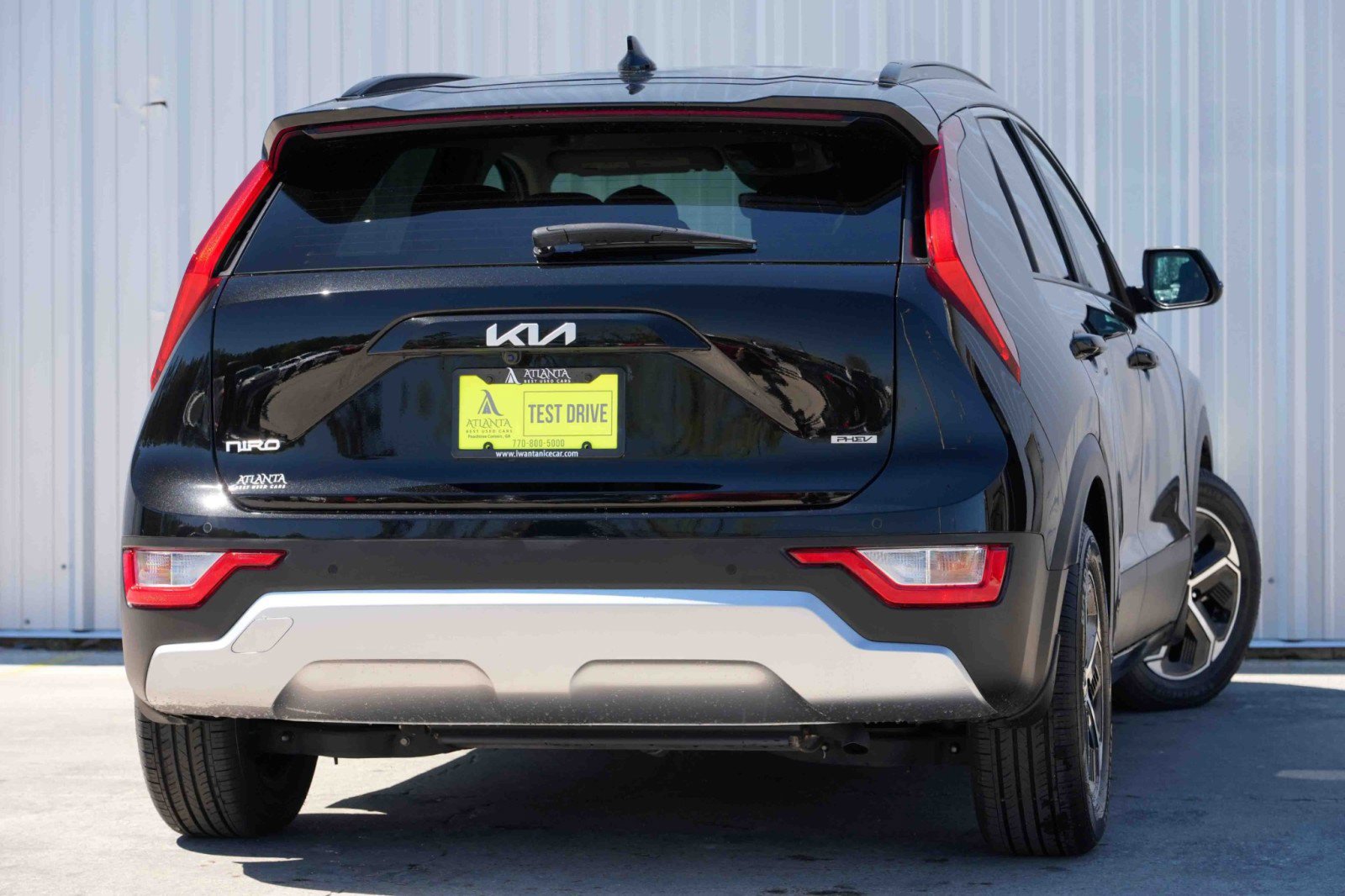 Used 2023 Kia Niro EX FWD image 4