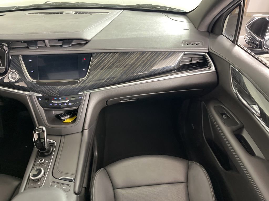 Used 2020 Cadillac XT6 Premium Luxury w/ LPO, Floor Liner Package image 21