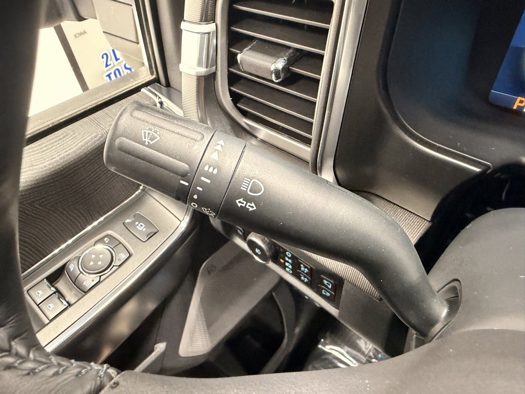Used 2025 Ford F450 Platinum w/ FX4 Off-Road Package image 41