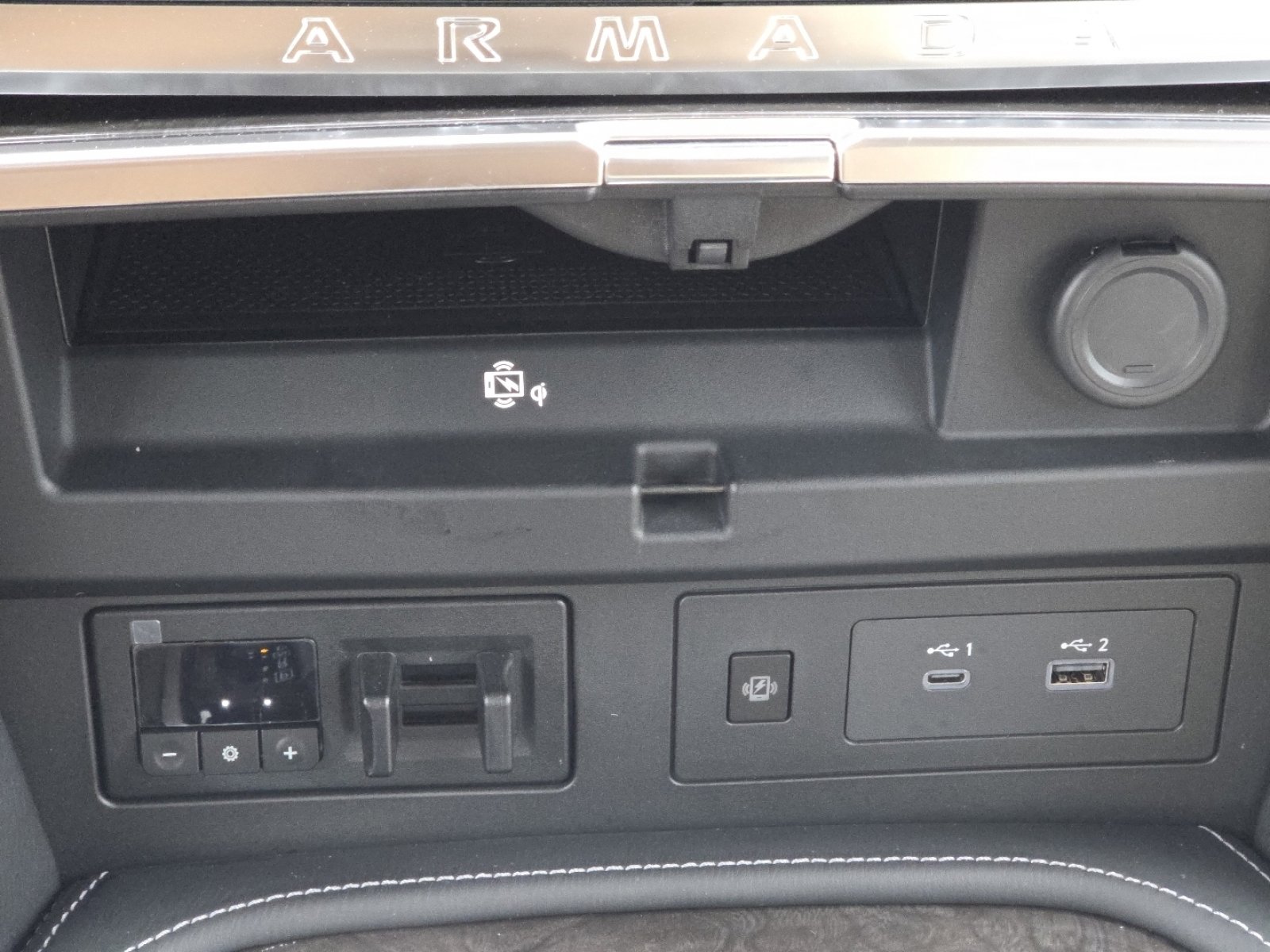 Used 2023 Nissan Armada Platinum image 7