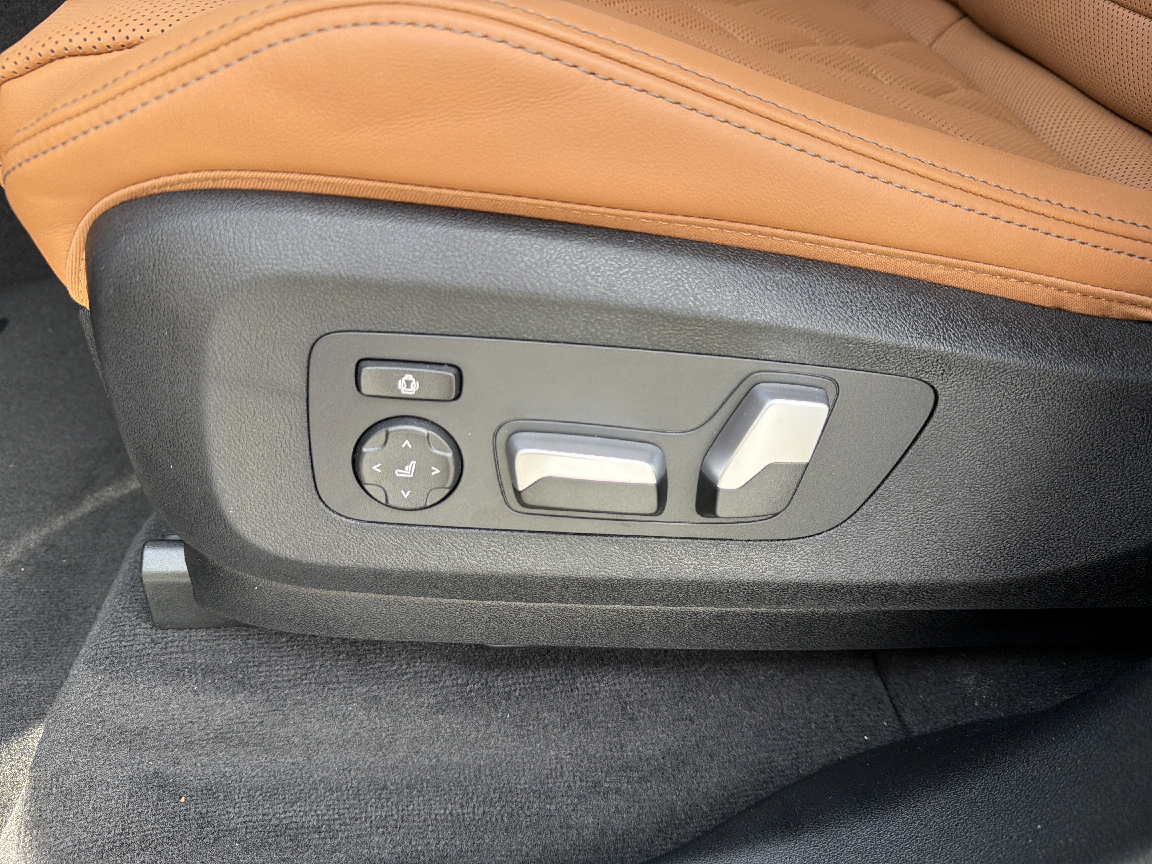 New 2026 BMW X5 sDrive40i w/ M Sport Package image 21