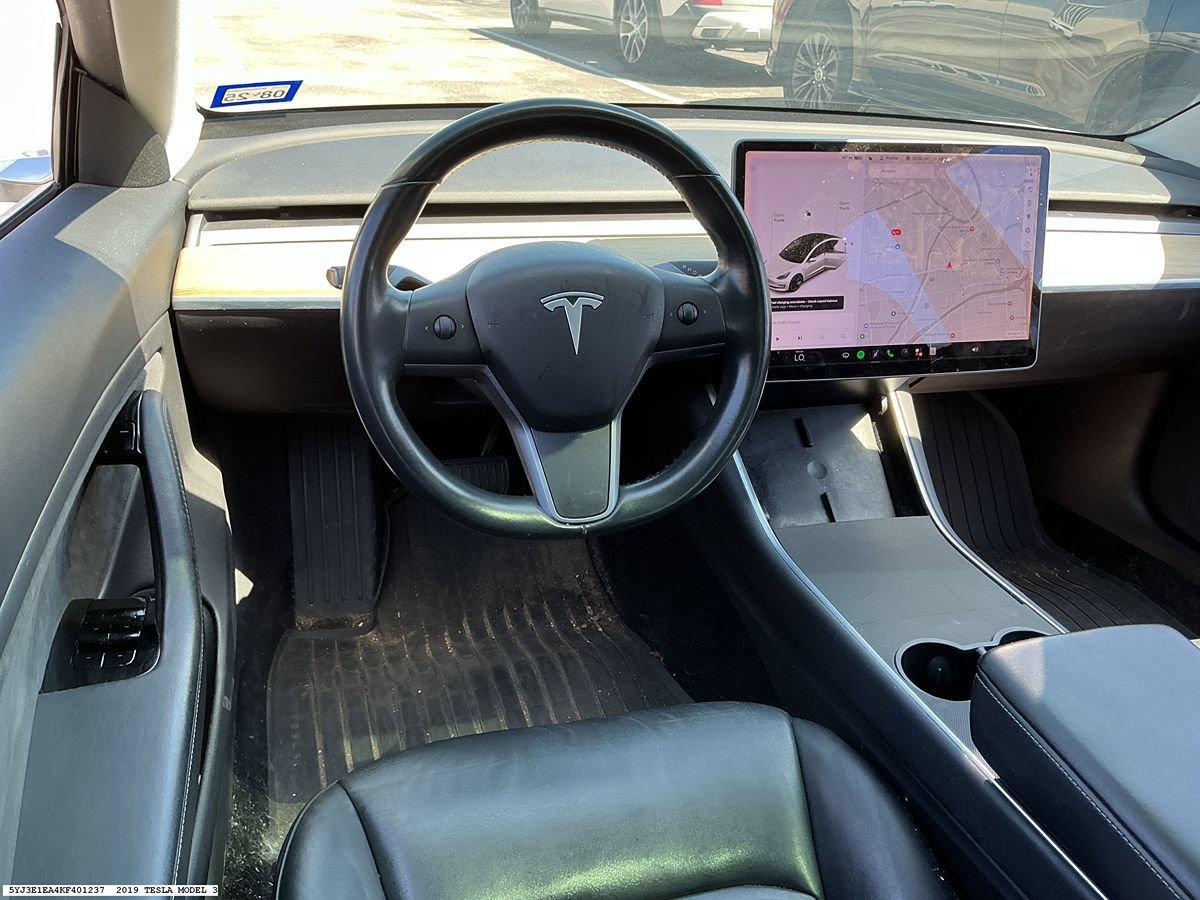 Used 2019 Tesla Model 3 Mid Range RWD image 11