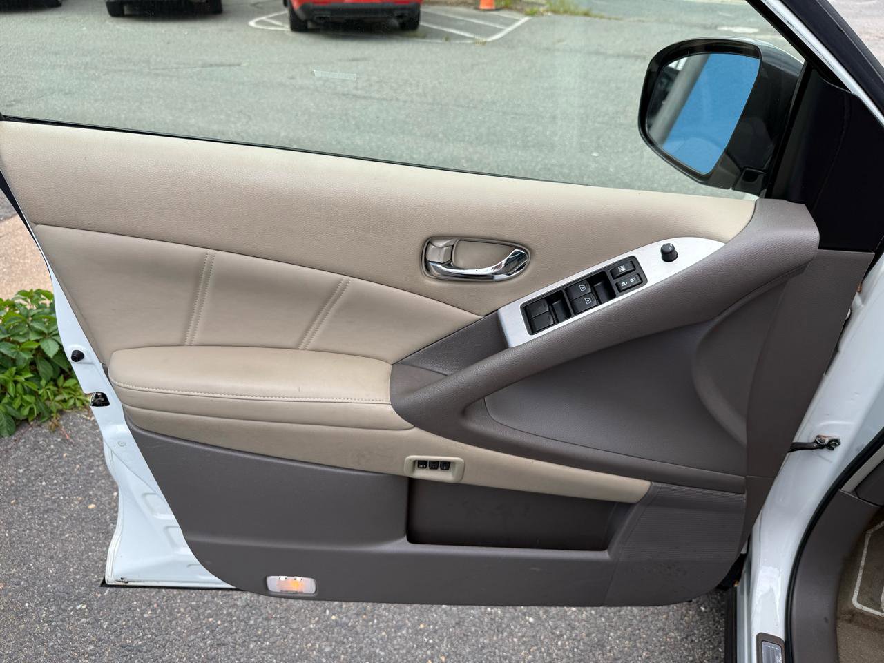 Used 2011 Nissan Murano SL w/ Navigation Pkg AWD/4WD image 13