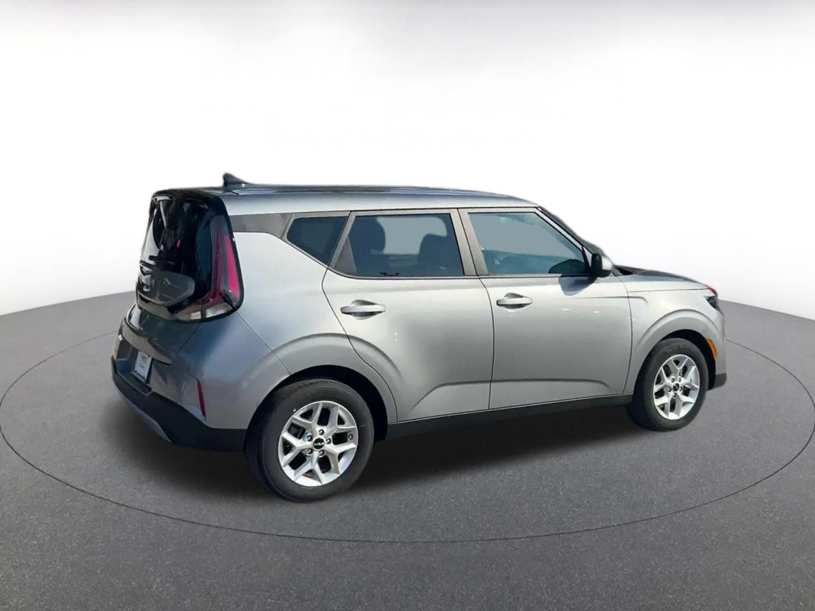Used 2025 Kia Soul LX w/ LX Technology Package FWD image 14