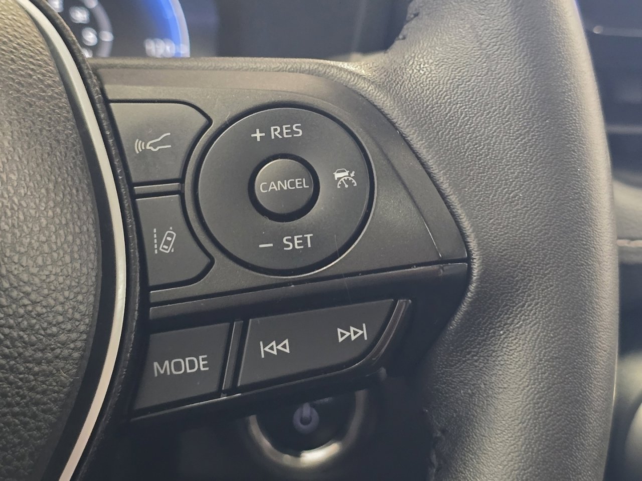 Used 2023 Toyota RAV4 Limited AWD/4WD image 34