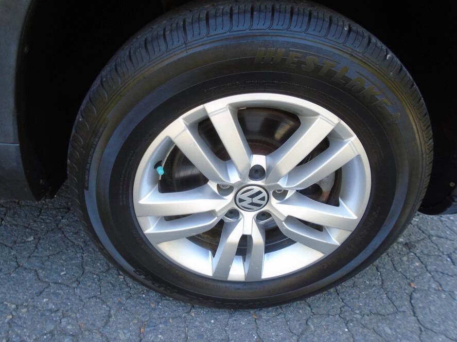 Used 2013 Volkswagen Tiguan S image 30