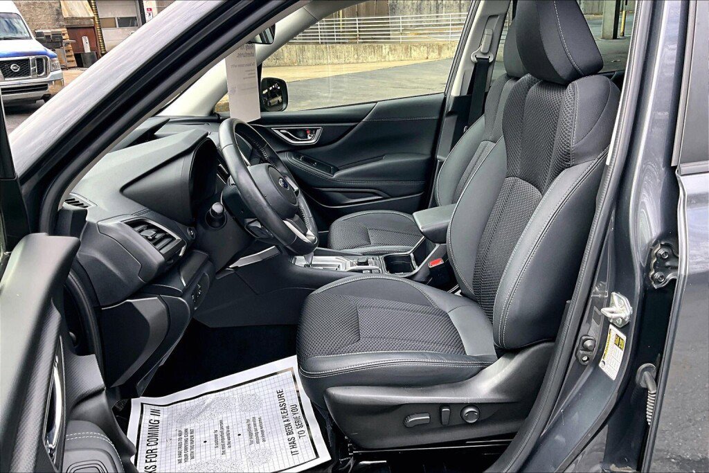 Certified 2023 Subaru Forester Premium image 15
