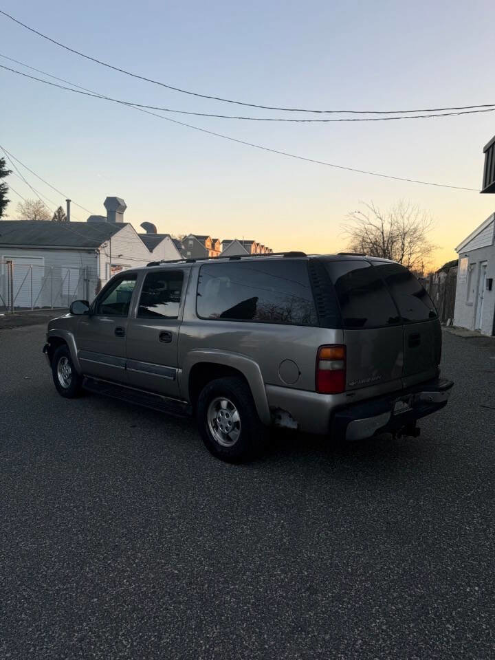 Used 2003 Chevrolet Suburban LS image 4