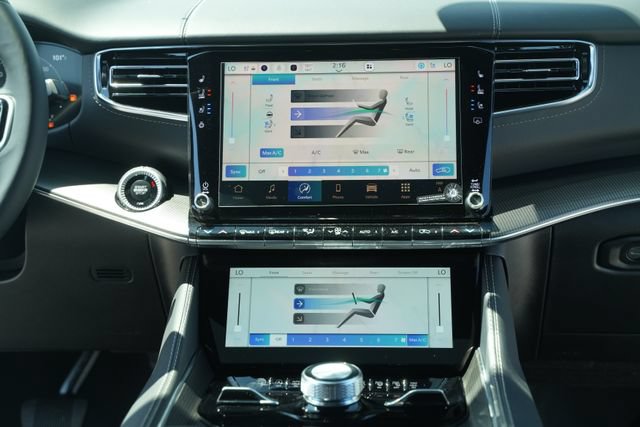 New 2026 Jeep Grand Wagoneer Summit AWD/4WD image 33