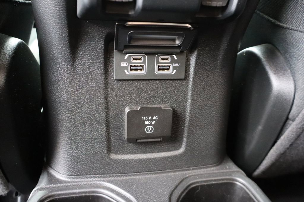 Used 2022 Jeep Wrangler Unlimited Rubicon w/ Cold Weather Group image 27