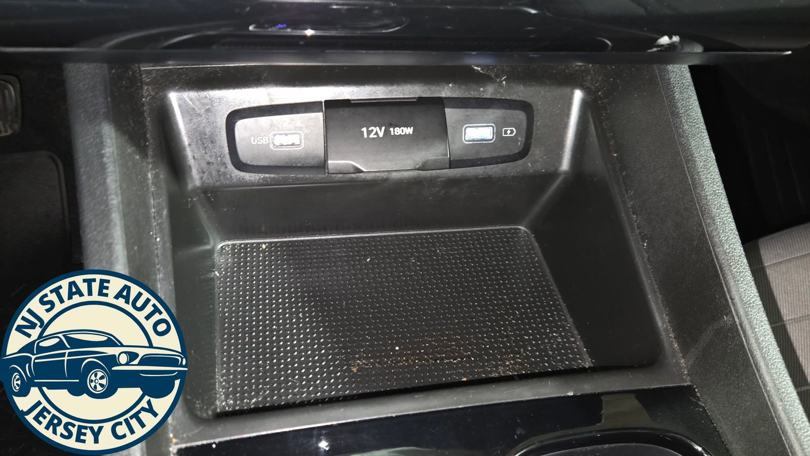 Used 2023 Hyundai Santa Cruz SE image 16