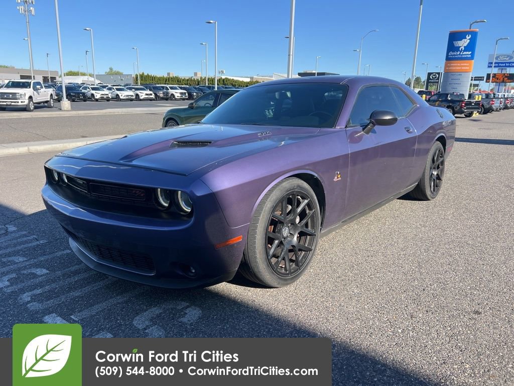 Used 2015 Dodge Challenger R/T Scat Pack w/ Leather Interior Group RWD image 3