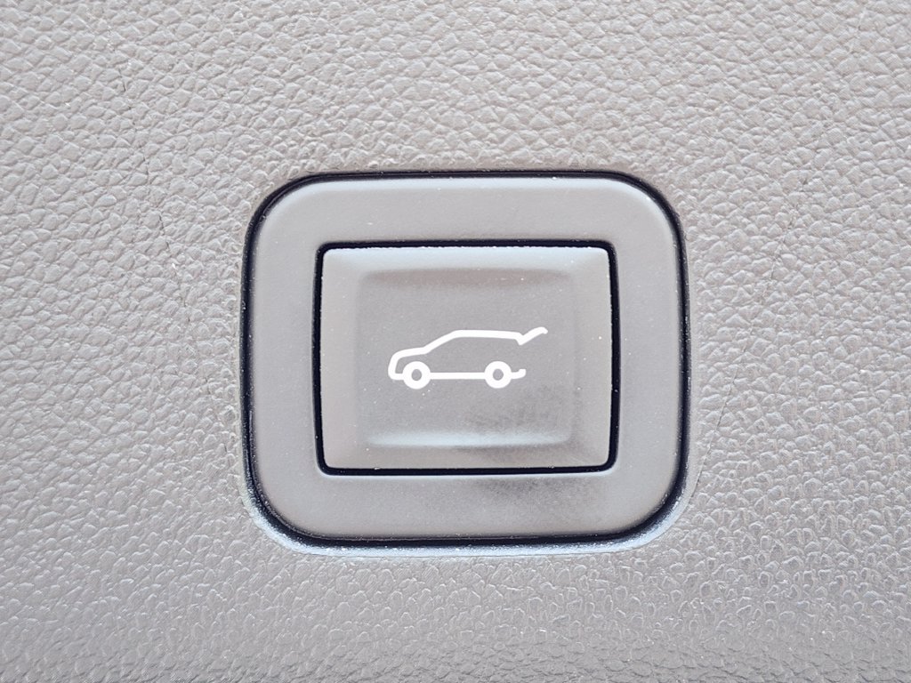 Used 2024 Chevrolet Tahoe RST w/ Luxury Package RWD image 15