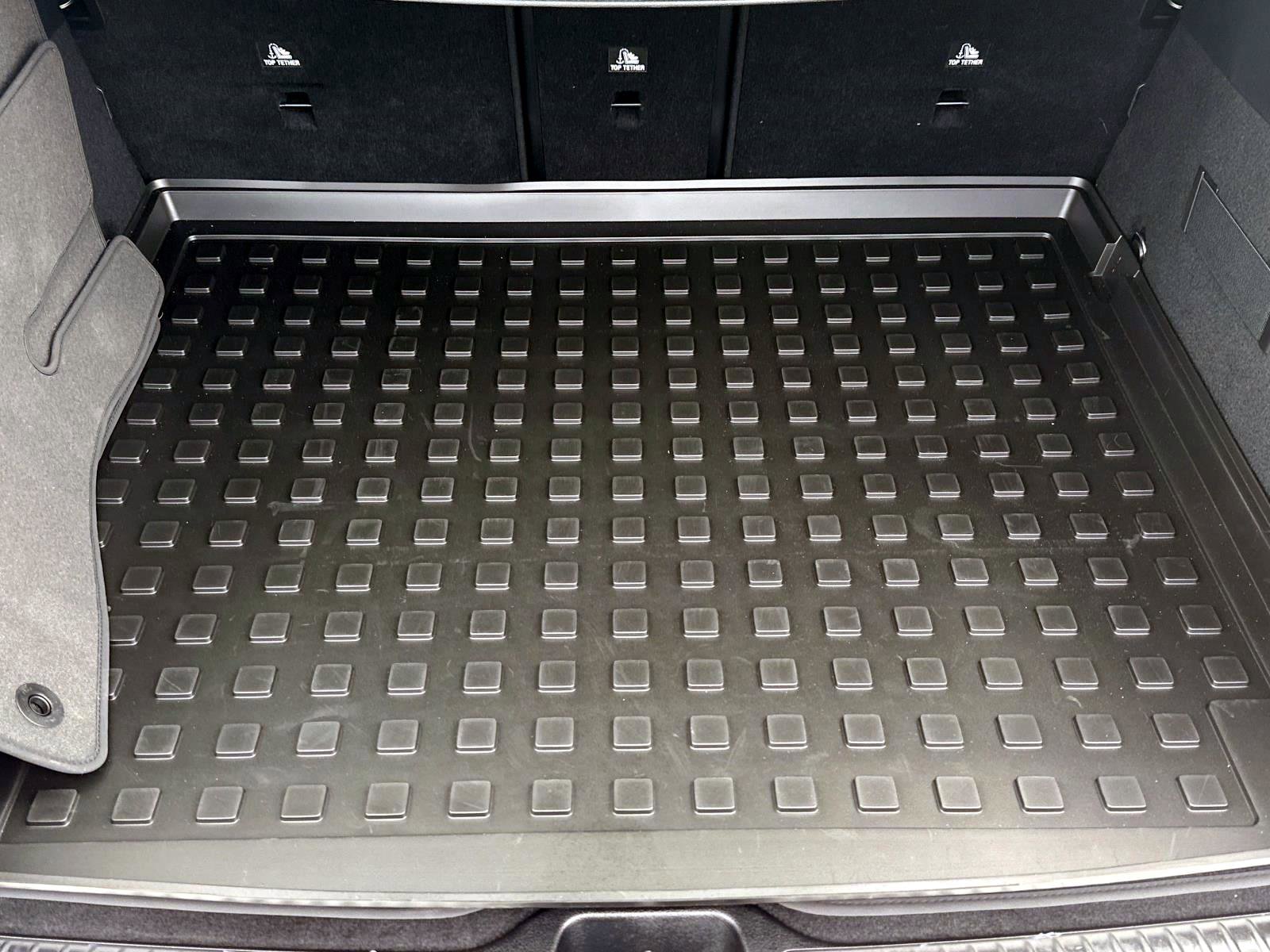 Used 2025 Mercedes-Benz GLC 43 AMG 4MATIC image 11