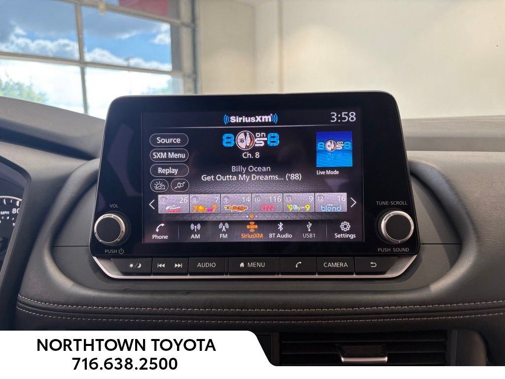 Used 2025 Nissan Rogue SV FWD image 9