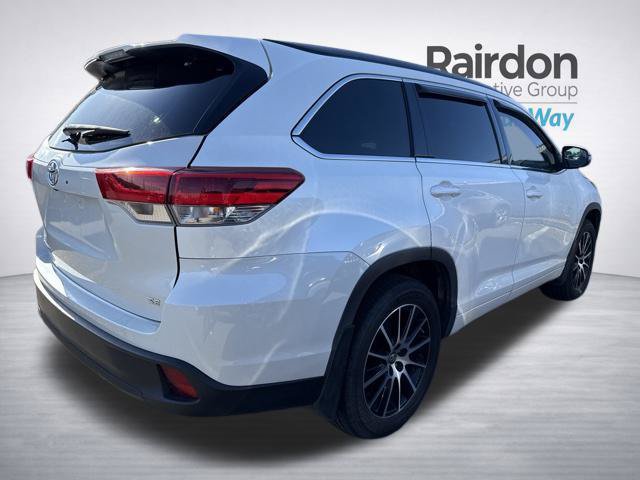 Used 2017 Toyota Highlander SE FWD image 13