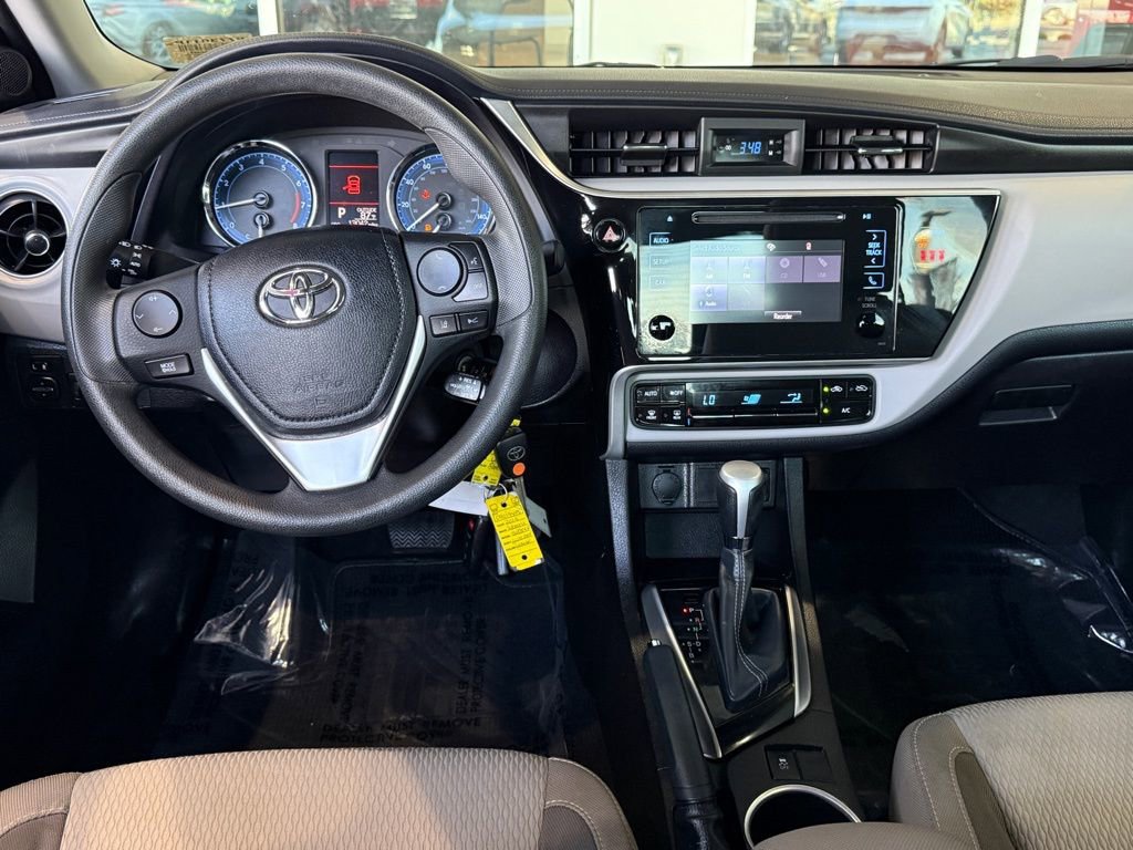 Used 2018 Toyota Corolla LE w/ Carpet Mat Package (TMS) image 31