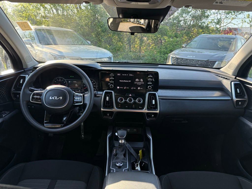 Certified 2023 Kia Sorento LX FWD image 26
