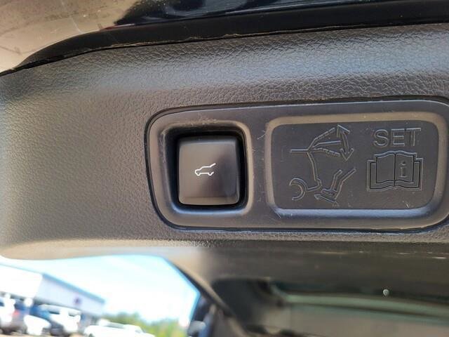 Used 2023 Ford Expedition Max Limited image 11