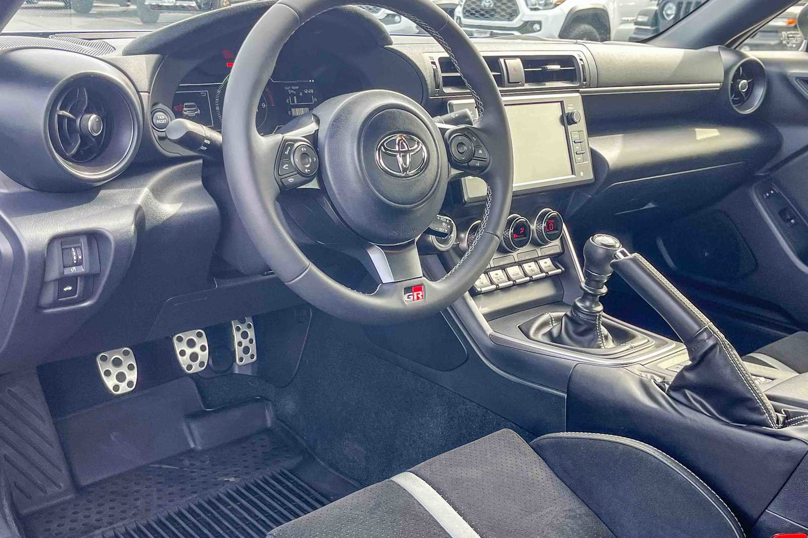 Used 2024 Toyota GR86 Premium image 11