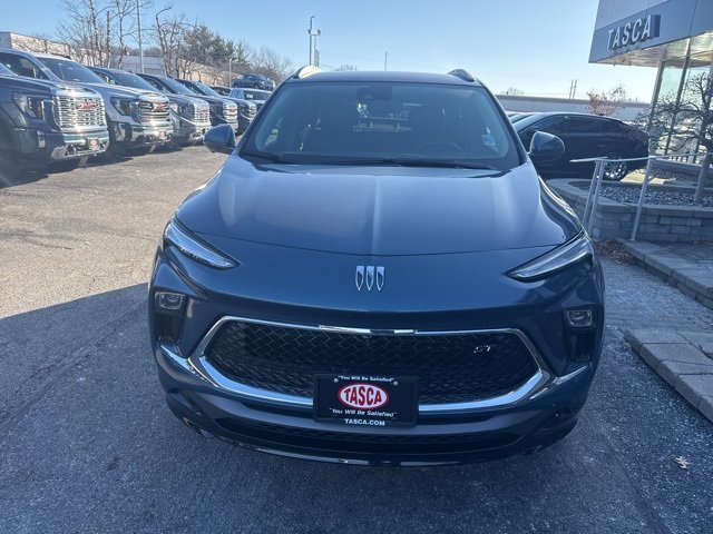 Used 2024 Buick Encore GX Sport Touring w/ Advanced Technology Package image 2