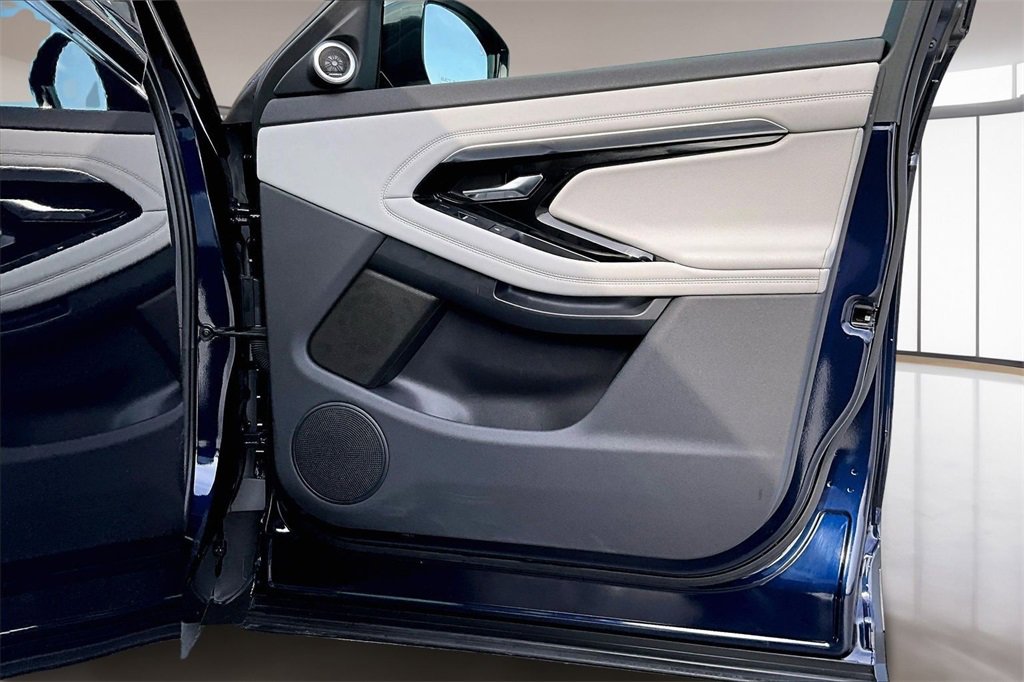 Used 2022 Land Rover Range Rover Evoque SE image 26