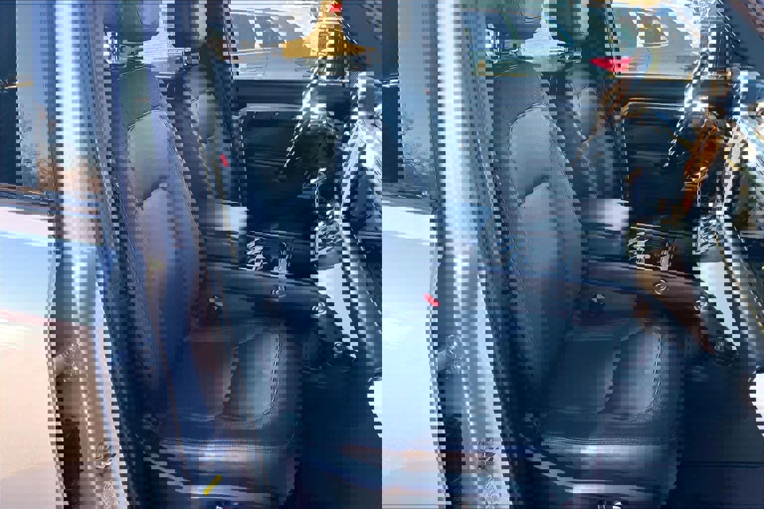 Certified 2023 Land Rover Defender 130 X-Dynamic SE image 15