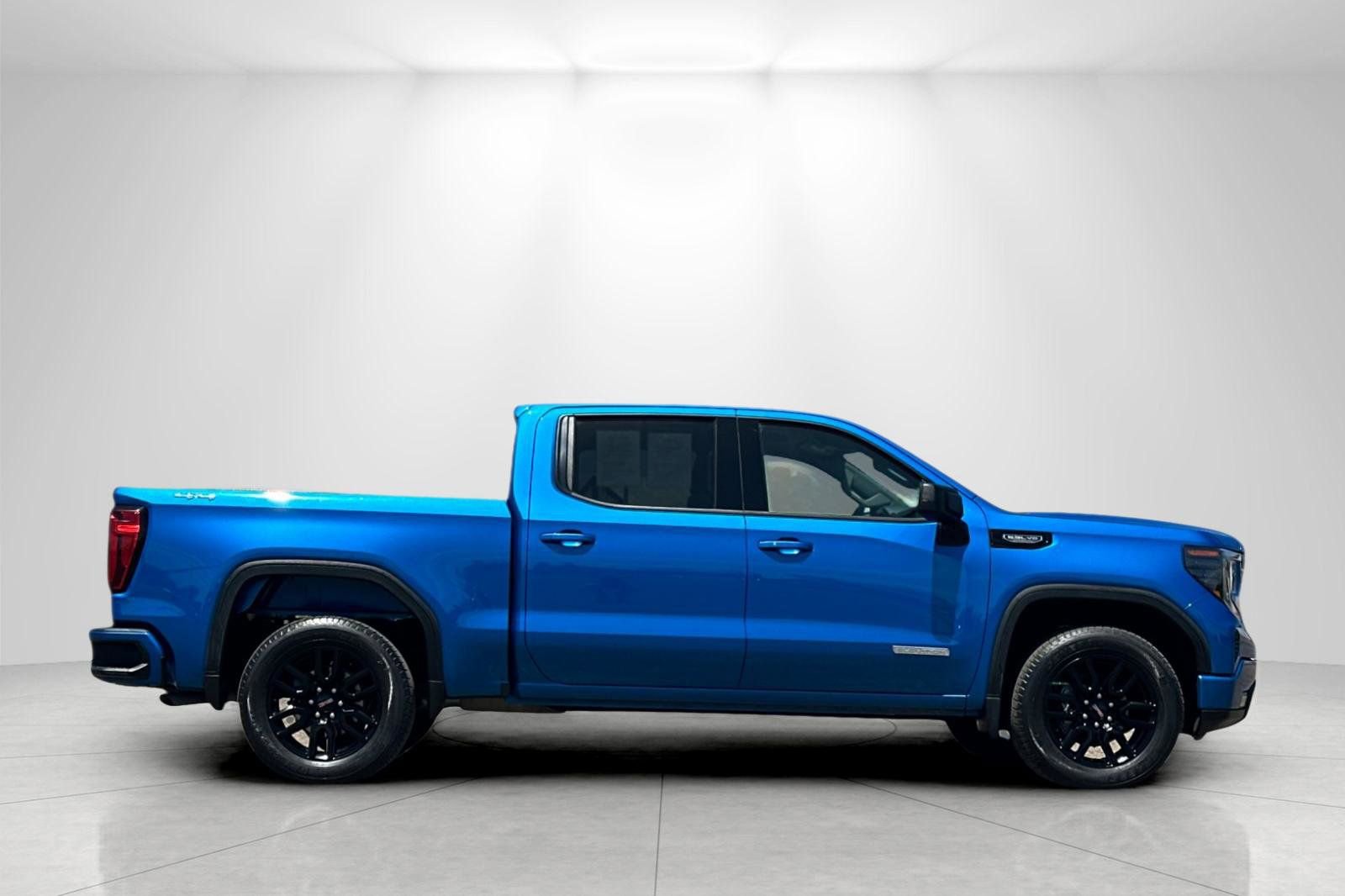 Used 2022 GMC Sierra 1500 Elevation AWD/4WD image 2