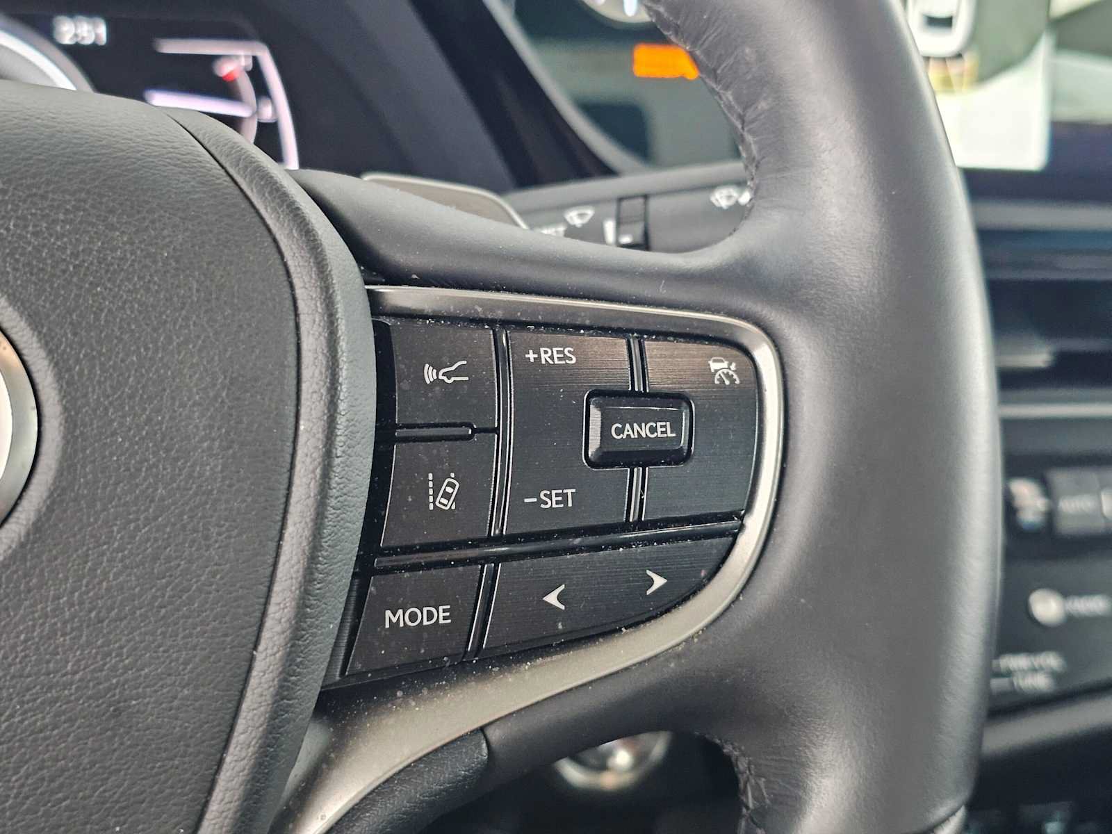 Certified 2023 Lexus ES 300h w/ Accessory Package (Z2) FWD image 29