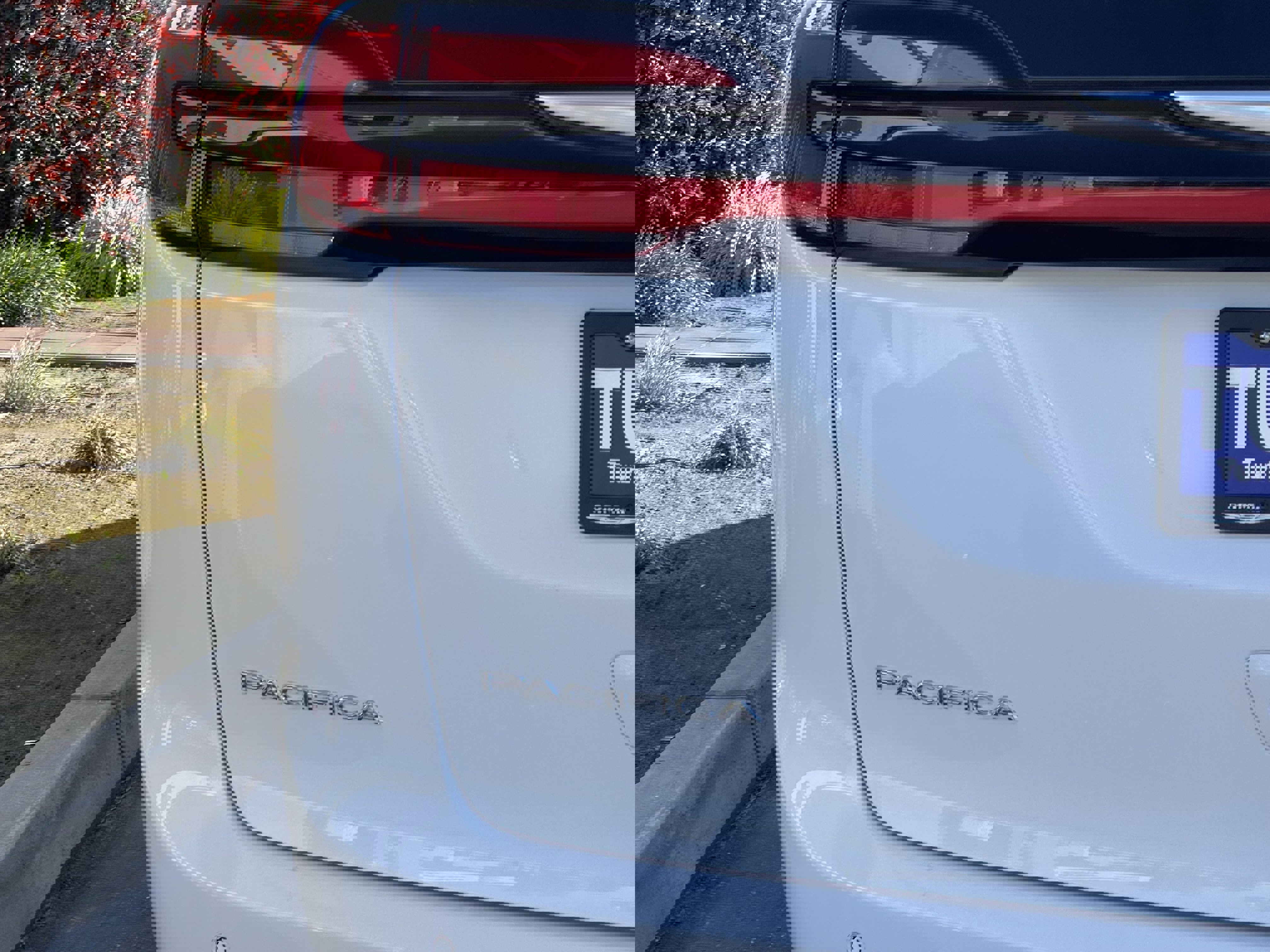 New 2026 Chrysler Pacifica Select image 9