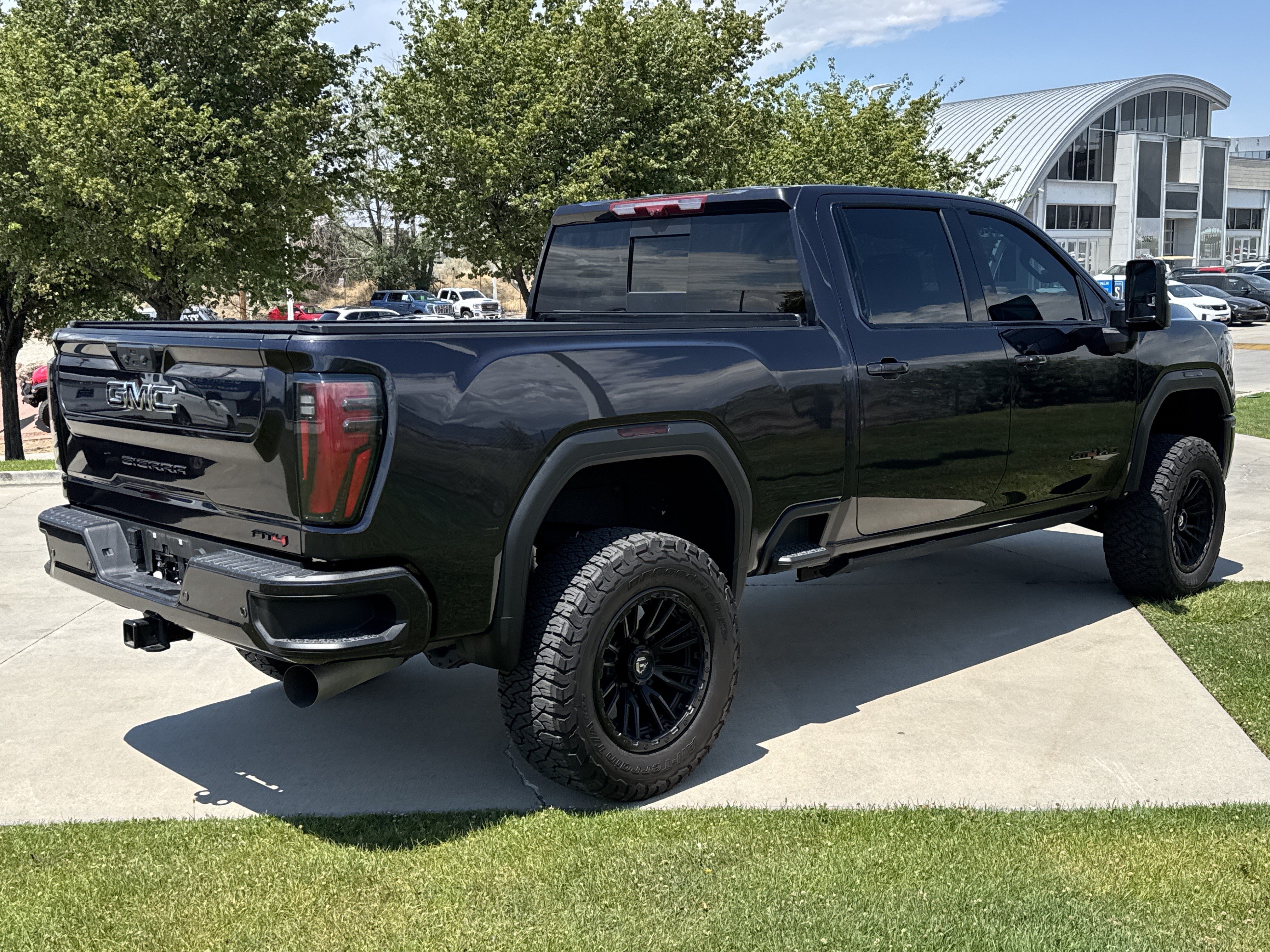 Used 2025 GMC Sierra 3500 AT4 w/ AT4 Premium Plus Package AWD/4WD image 5