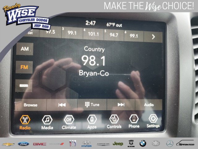 Used 2019 Jeep Cherokee Trailhawk w/ Comfort & Convenience Group AWD/4WD image 26