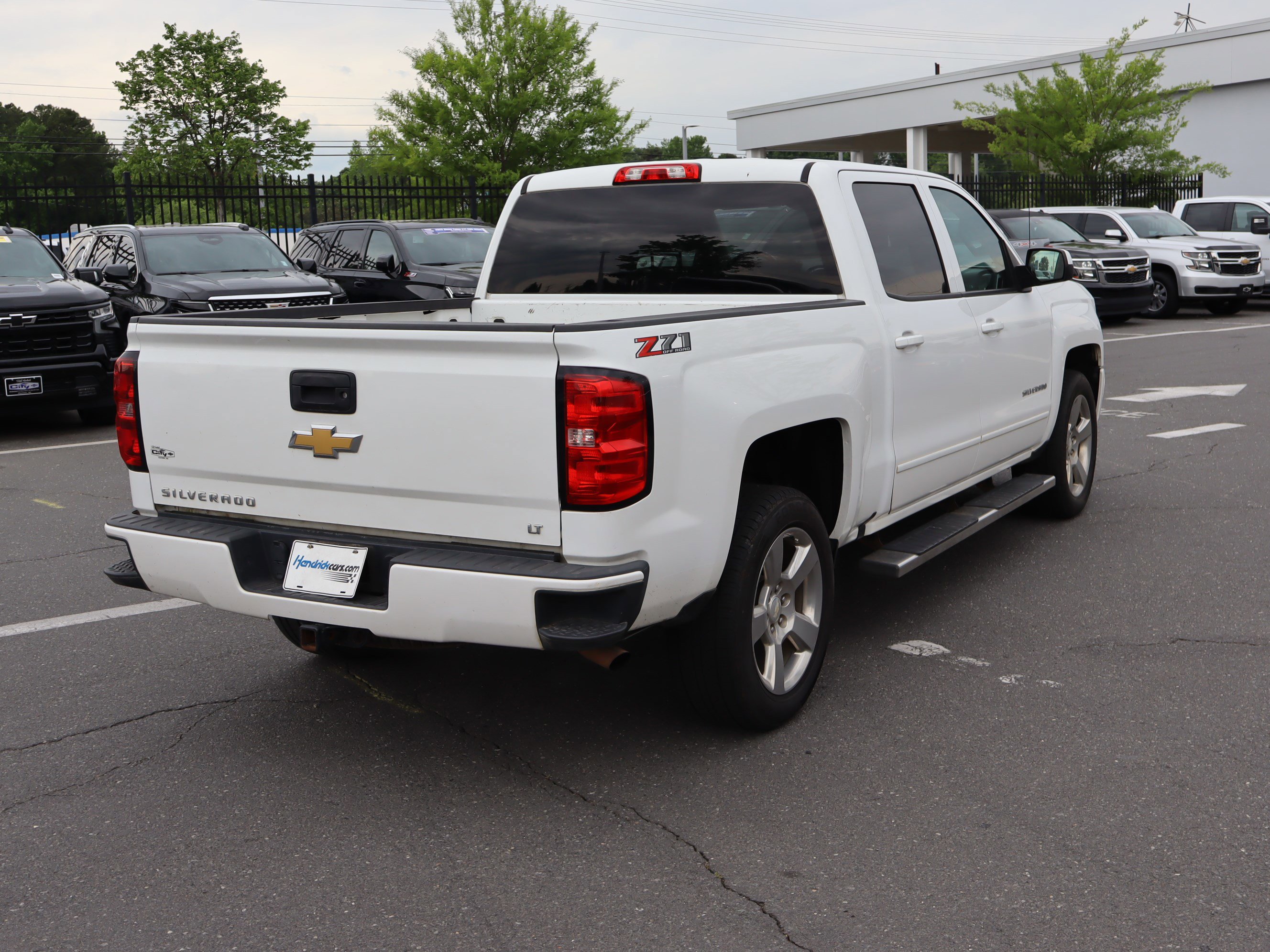 Used 2018 Chevrolet Silverado 1500 LT w/ All Star Edition AWD/4WD image 10