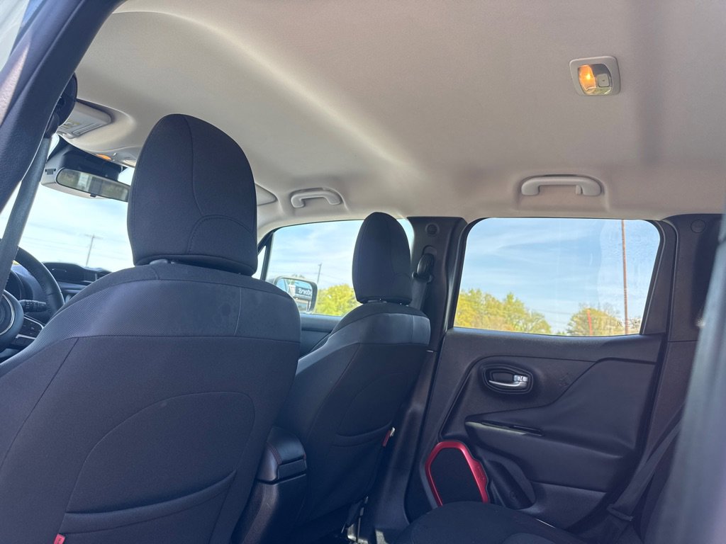 Used 2015 Jeep Renegade Trailhawk w/ Safety & Security Group I image 17