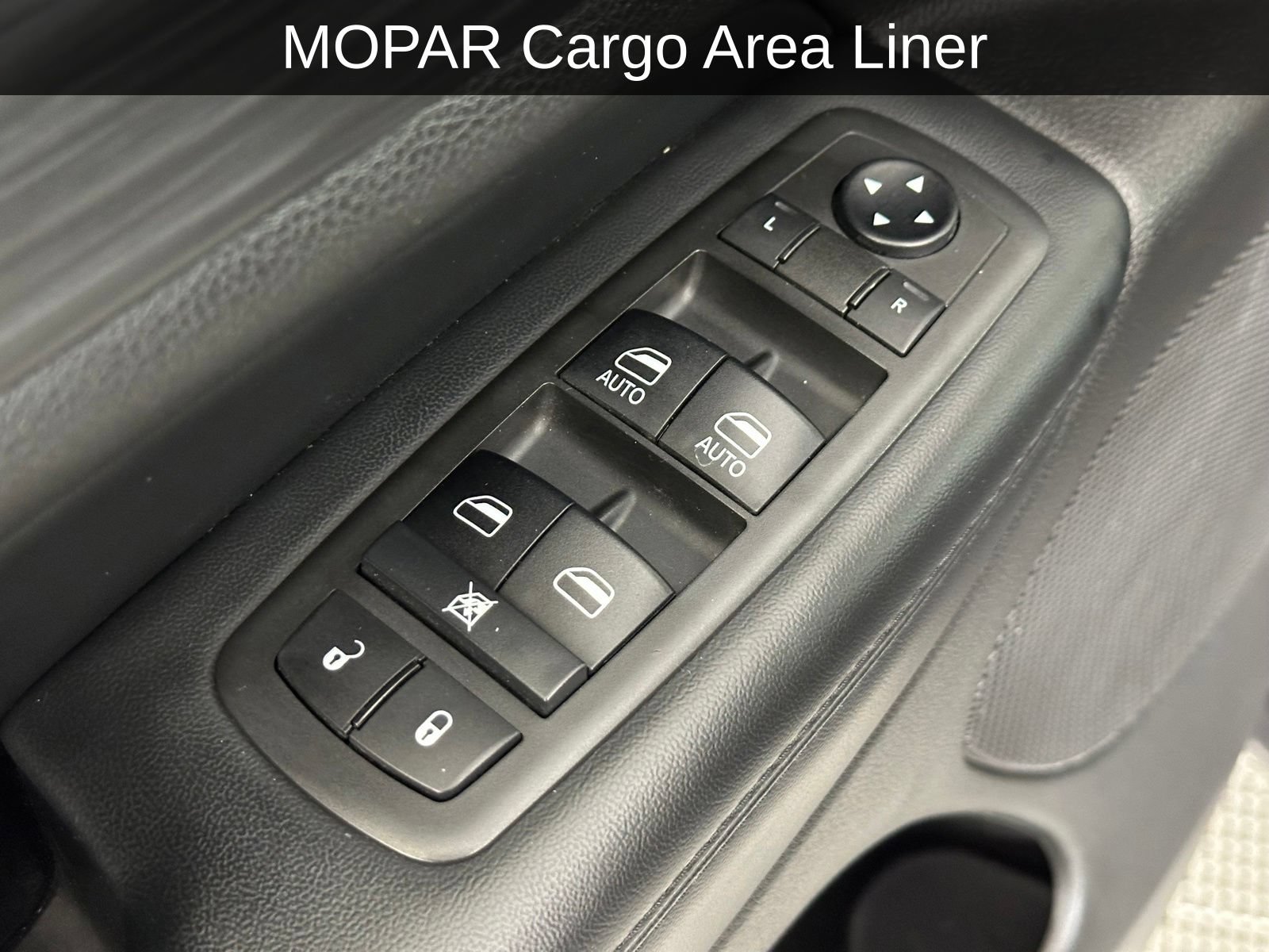 Used 2021 Jeep Grand Cherokee Laredo X AWD/4WD image 28