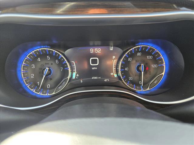 Used 2021 Chrysler Pacifica Limited image 17