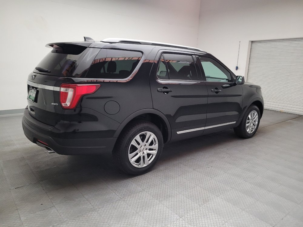 Used 2018 Ford Explorer XLT AWD/4WD image 10