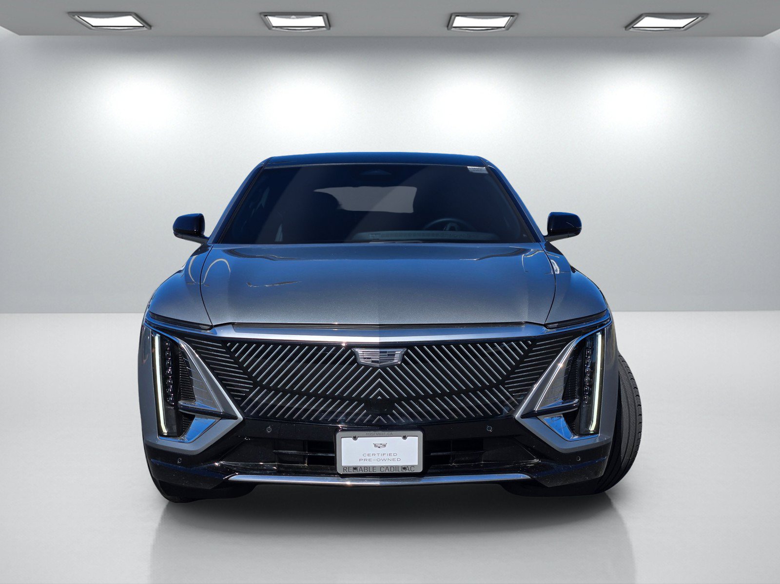Certified 2024 Cadillac Lyriq Tech AWD/4WD image 2