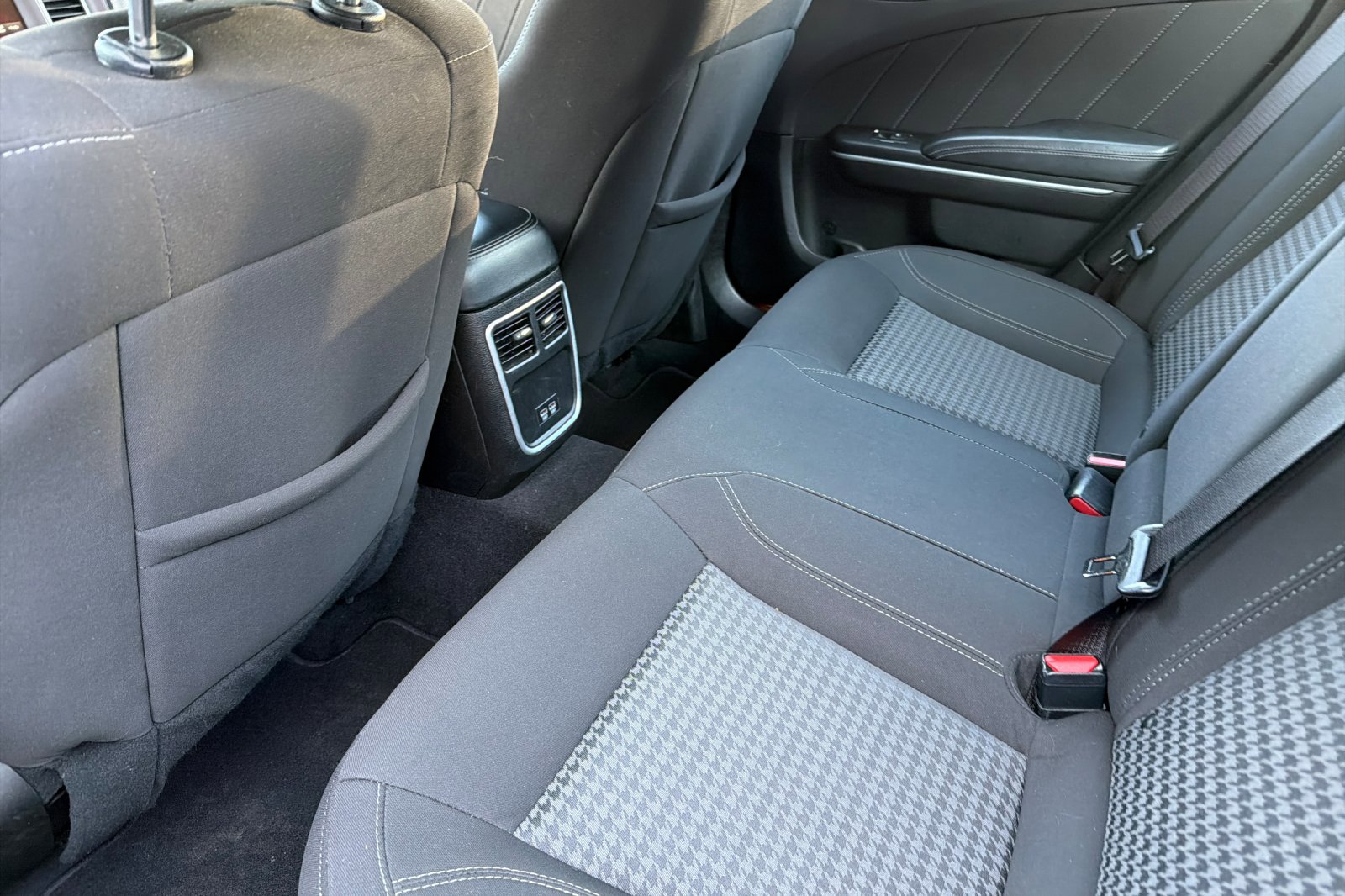 Used 2023 Dodge Charger SXT image 11