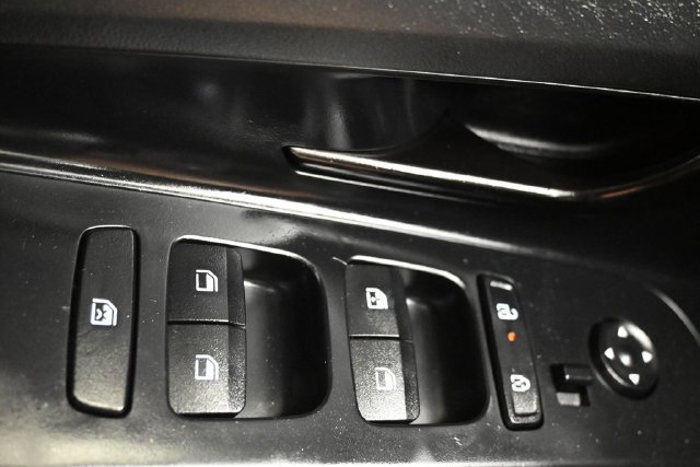 Used 2025 Hyundai Elantra Sport FWD image 23