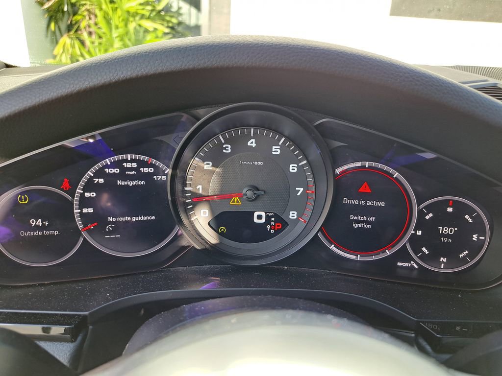 Used 2023 Porsche Cayenne Coupe image 19