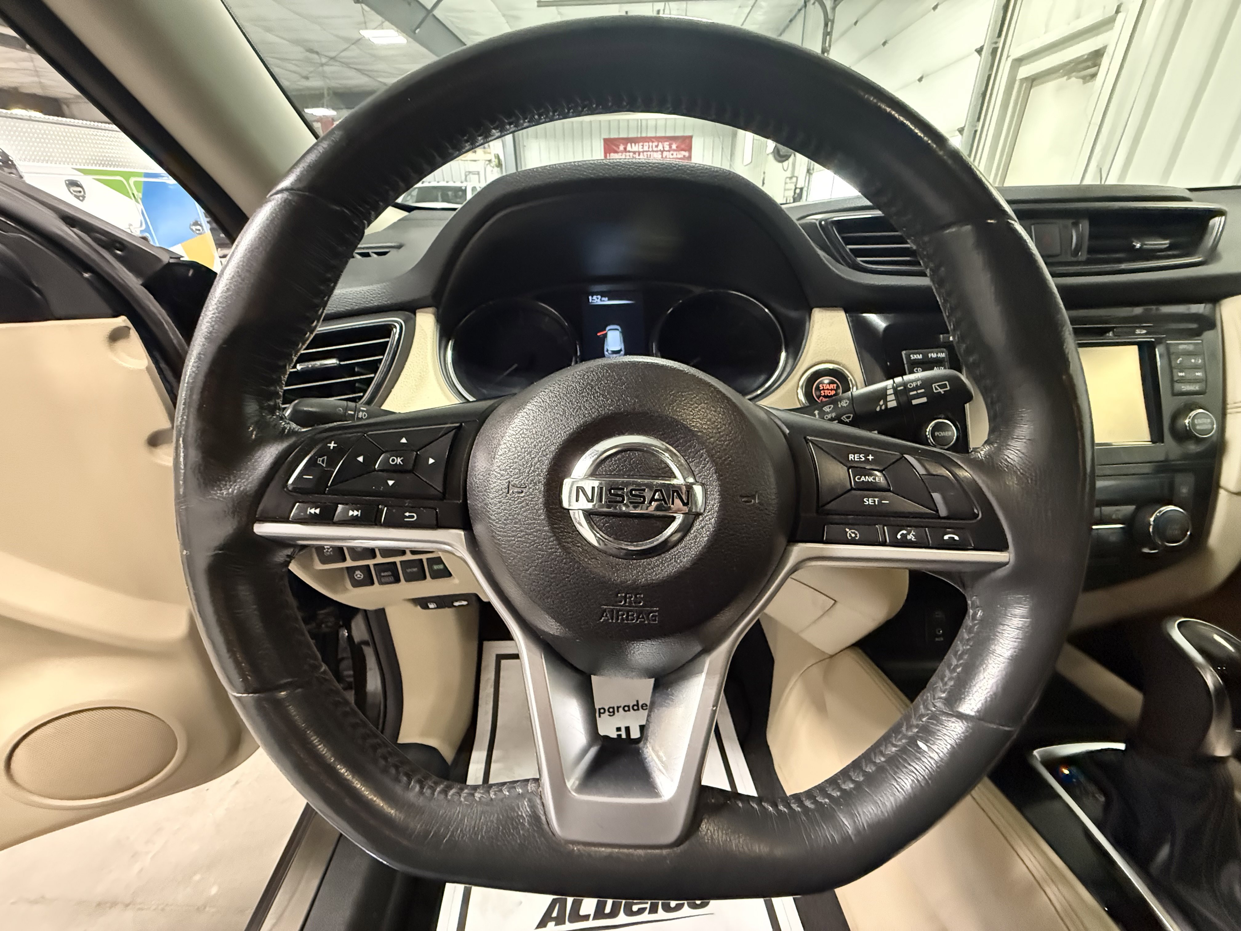 Used 2017 Nissan Rogue SL w/ SL Premium Package image 27