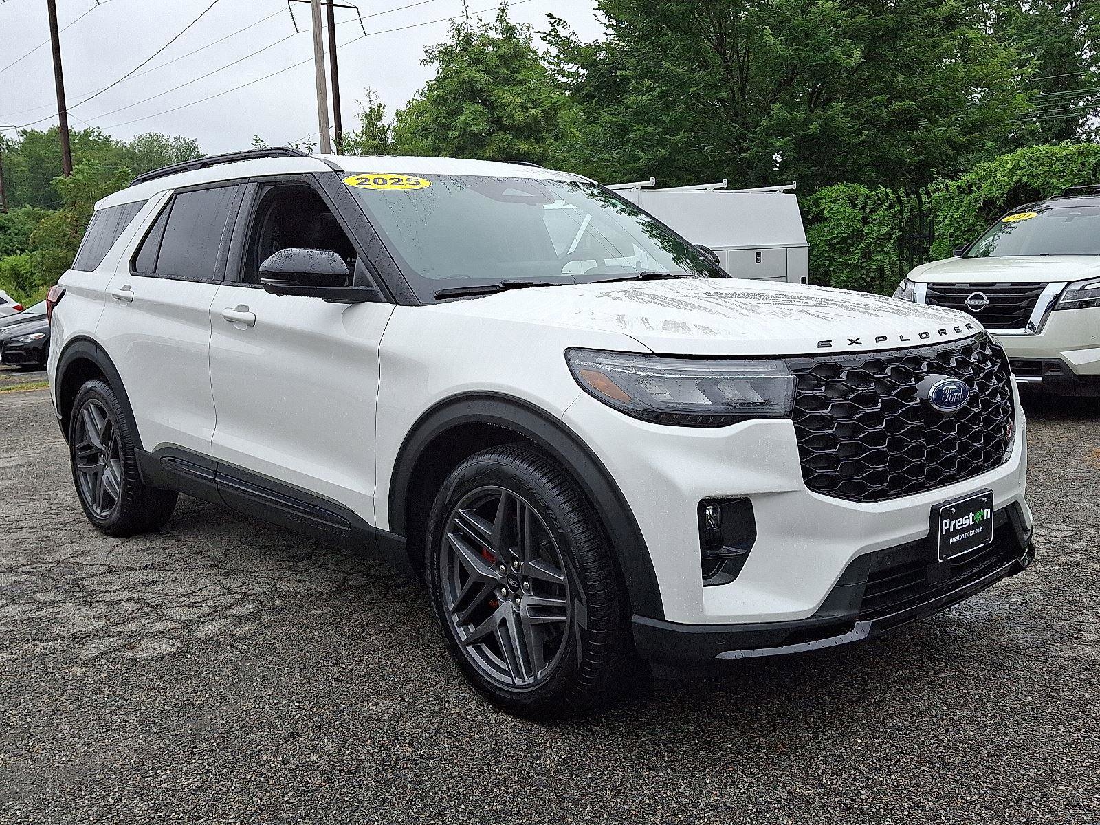 Used 2025 Ford Explorer ST w/ Sun And Sound Package image 3