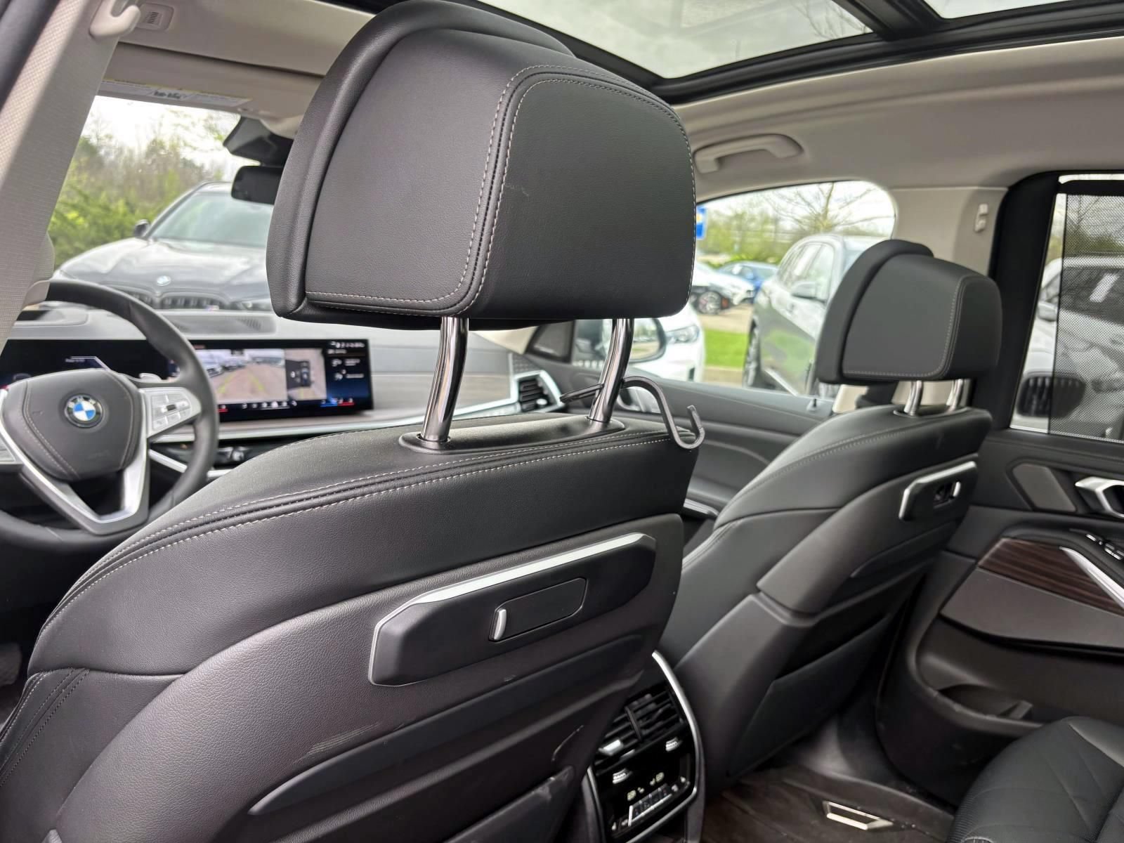 Used 2026 BMW X7 xDrive40i w/ Premium Package AWD/4WD image 27